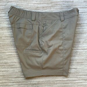 Duluth Trading Co DTC Women's Dry on the Fly 7" Shorts Khaki Tan Size 16